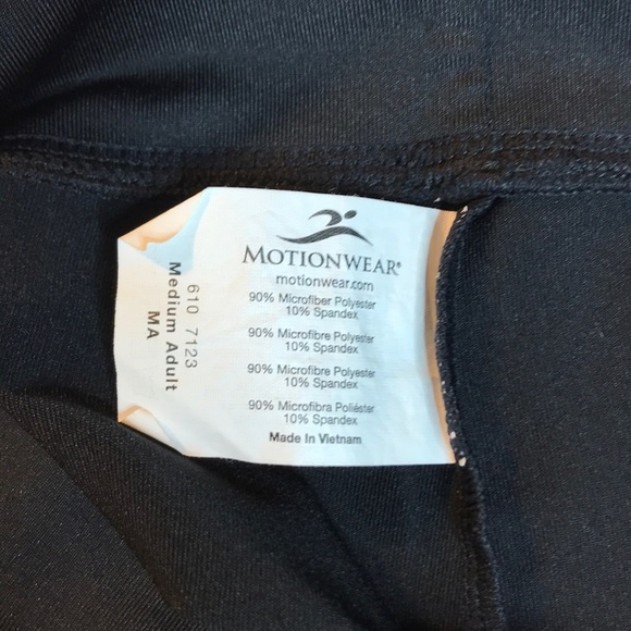 MOTION WEAR Adult Medium Black Capri Leggings - Picture 8 of 8